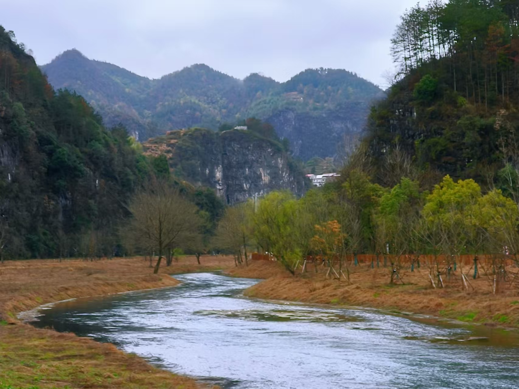 【寧?kù)o·憶】煙雨湄江（散文）